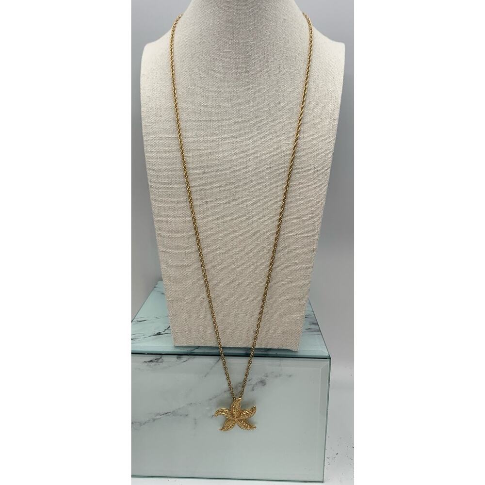 Vintage Avon Gold Tone Starfish Pendant Necklace - image 3